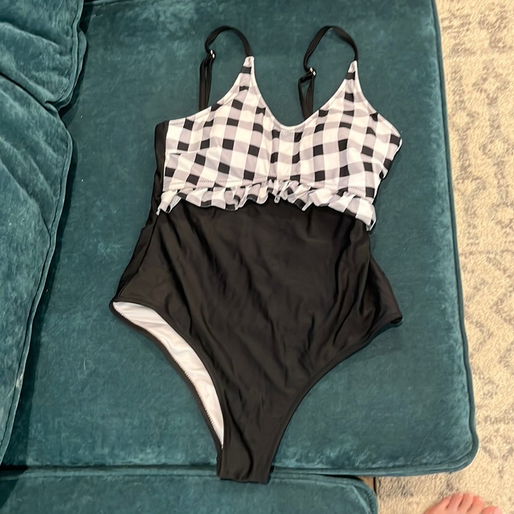 Cupshe swimsuit
